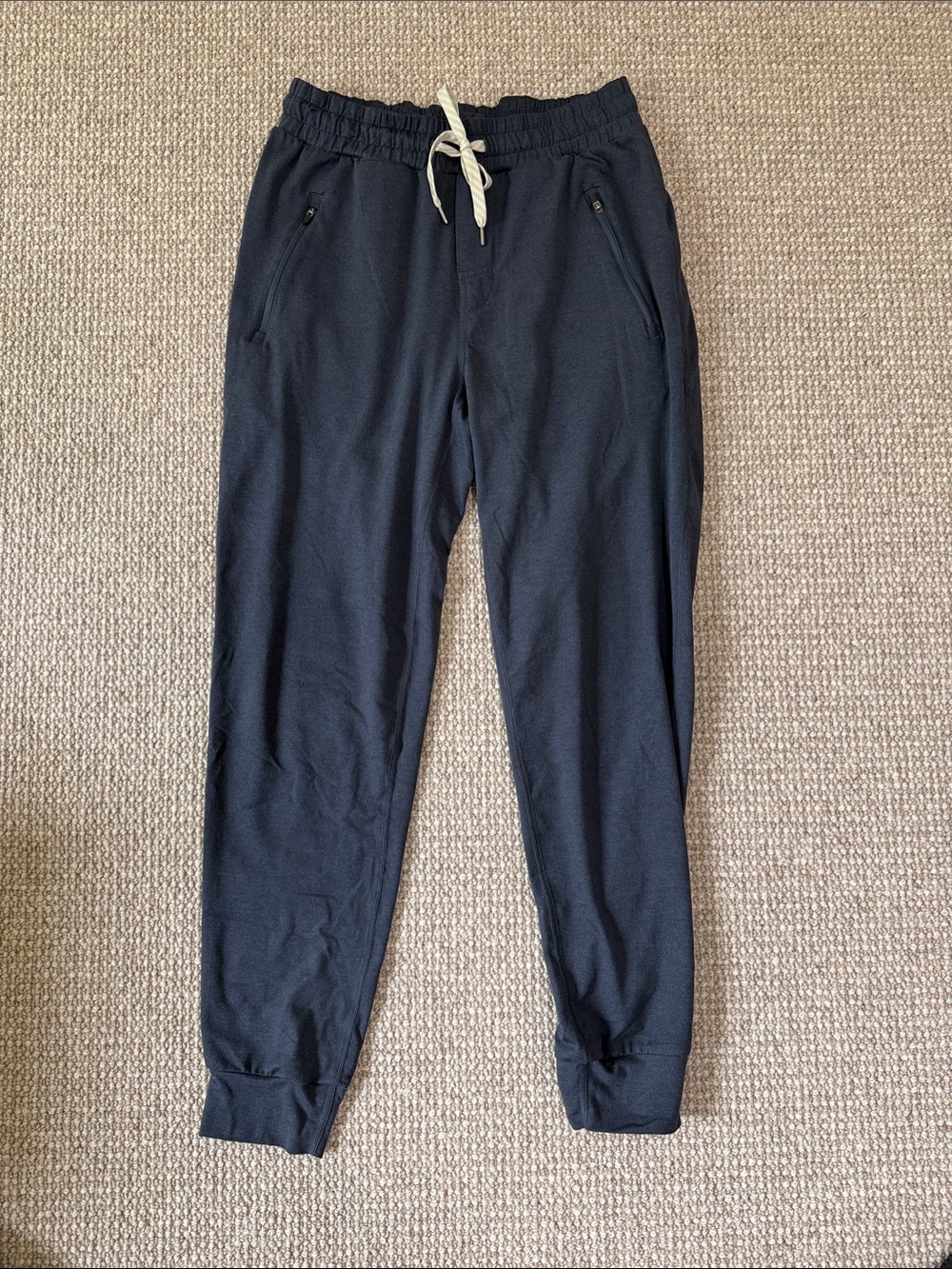 Men’s Vuori Navy Black Jogger Sweatpants with Cream Drawstring